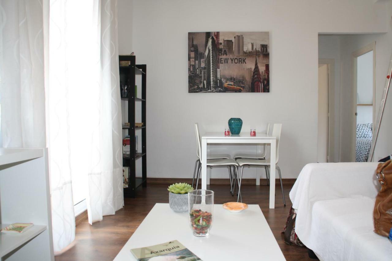 Apartamento Tia Maria Apartment Malaga Luaran gambar
