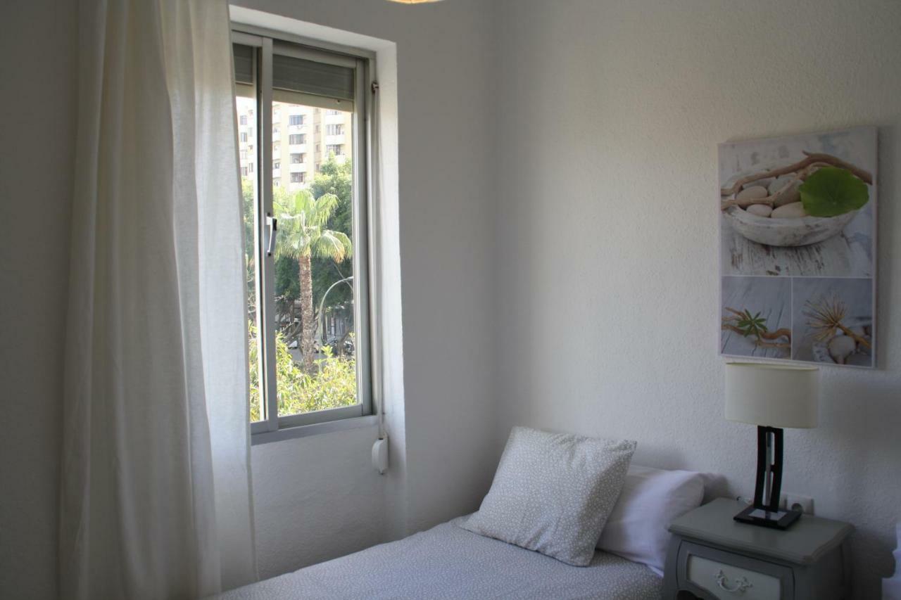 Apartamento Tia Maria Apartment Malaga Luaran gambar