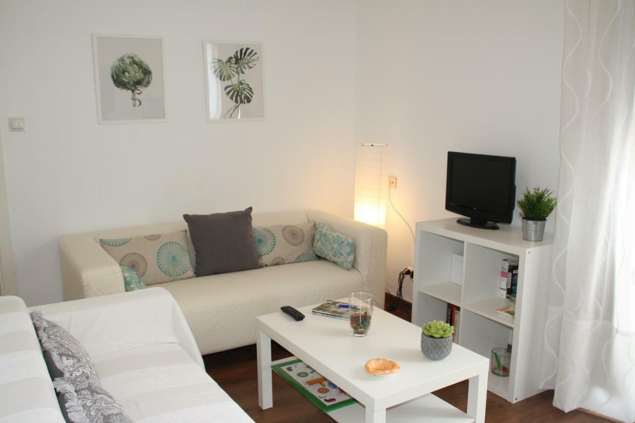 Apartamento Tia Maria Apartment Malaga Luaran gambar